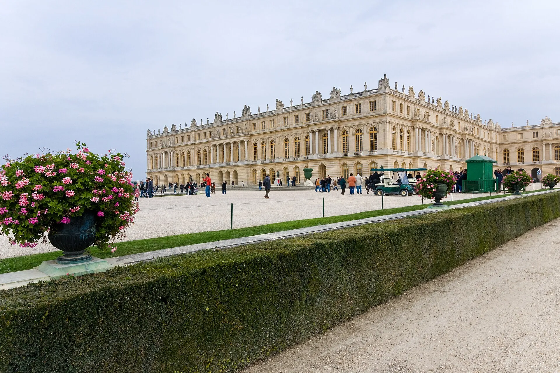 Grande allée arborée du parc de Versailles